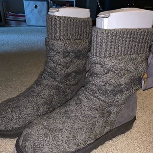 Gray Knit Uggs